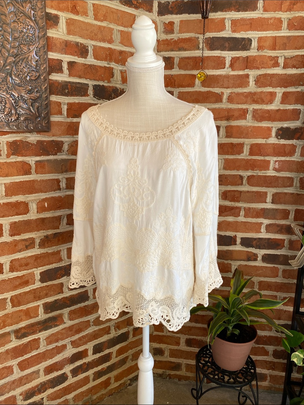 Democracy cream blouse, excellent condition, size S